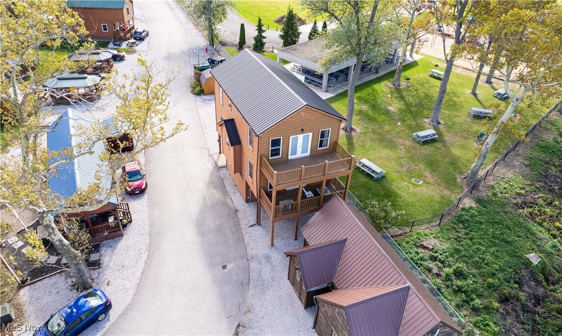 Property Photo:  5919 Lake Road W  OH 44004 