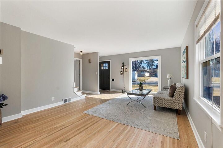 Property Photo:  2910 Vernon Avenue S  MN 55416 