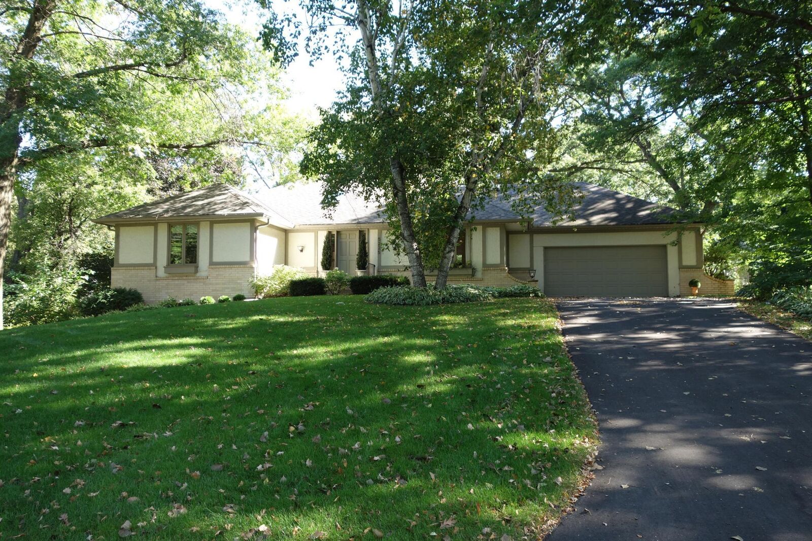 Property Photo: 5225 Evanswood Lane MN 55436
