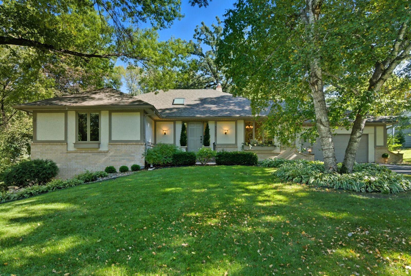 Property Photo: 5225 Evanswood Lane MN 55436