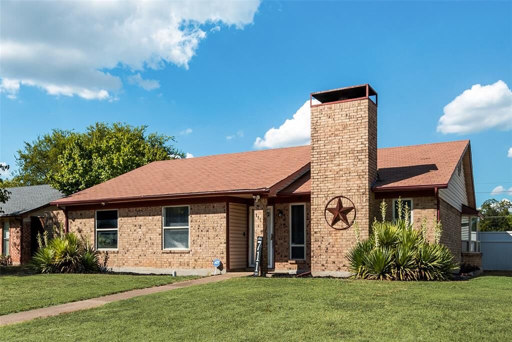 Photo de la propriété:  711 Valley Hill Road  TX 75137