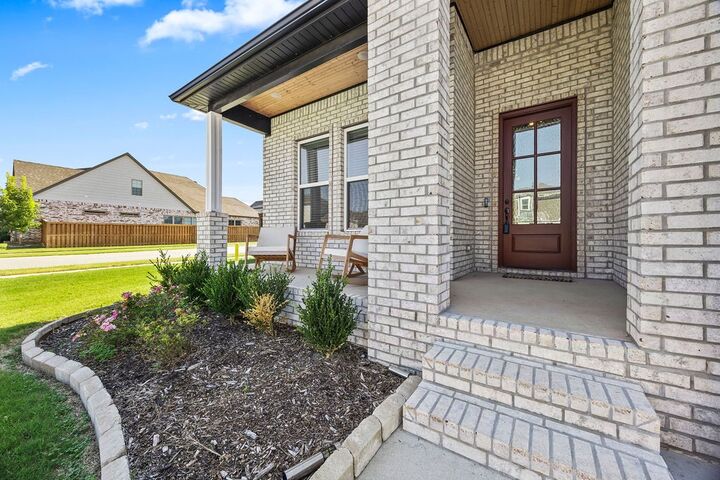 Property Photo:  3601 SW Daybreak Boulevard  AR 72713 