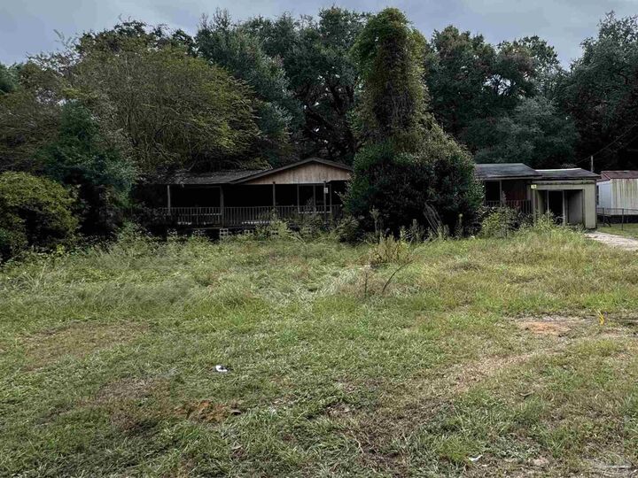 Property Photo:  461 Boyette St  FL 32514 