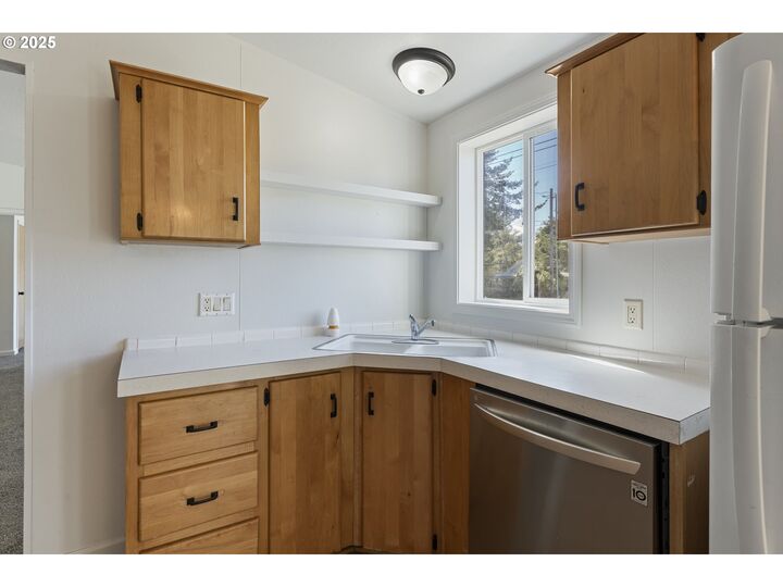 Property Photo:  63981 Wallace Rd  OR 97420