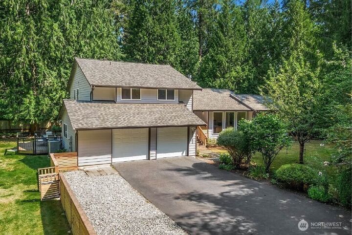 Property Photo: 23732 NE 63rd Place S WA 98053