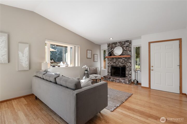 Property Photo: 19430 Fremont Avenue N WA 98133