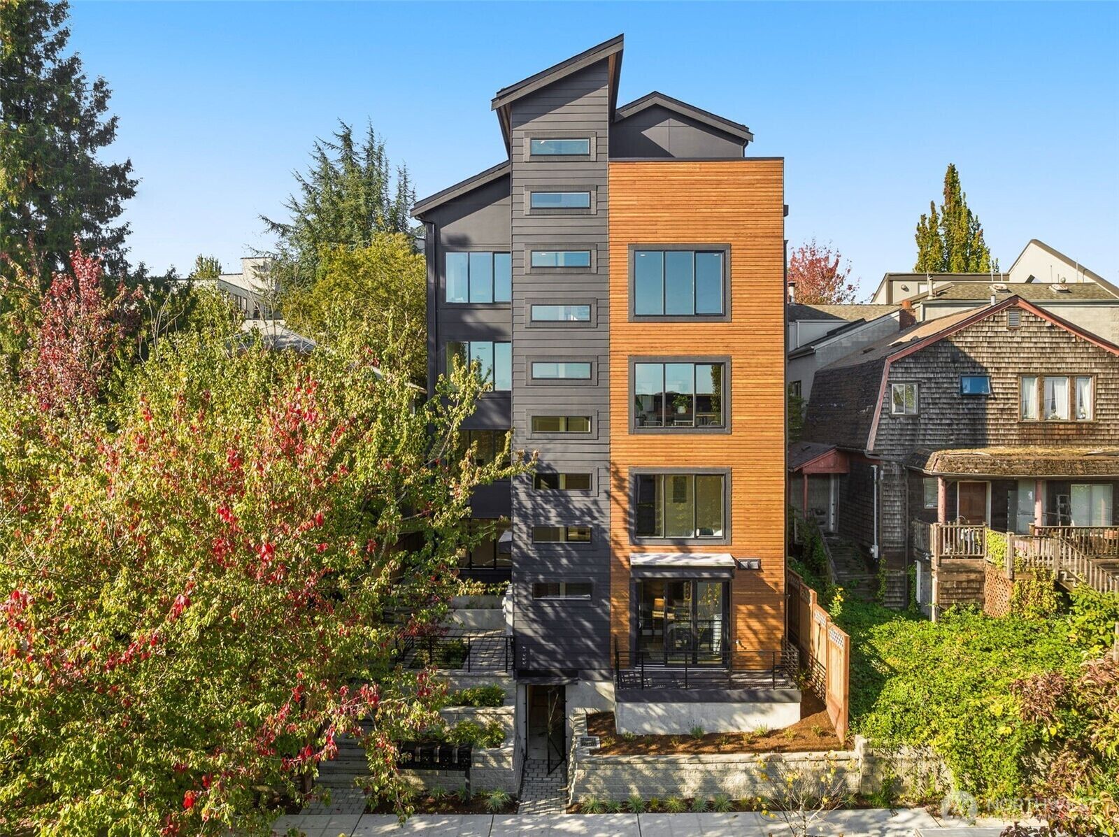 Property Photo: 113 24th Avenue E A WA 98112