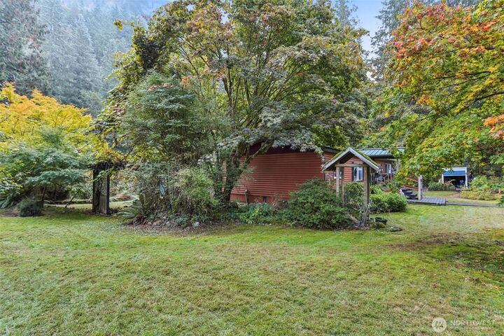 Property Photo:  7346  Moon Valley Road SE  WA 98045 