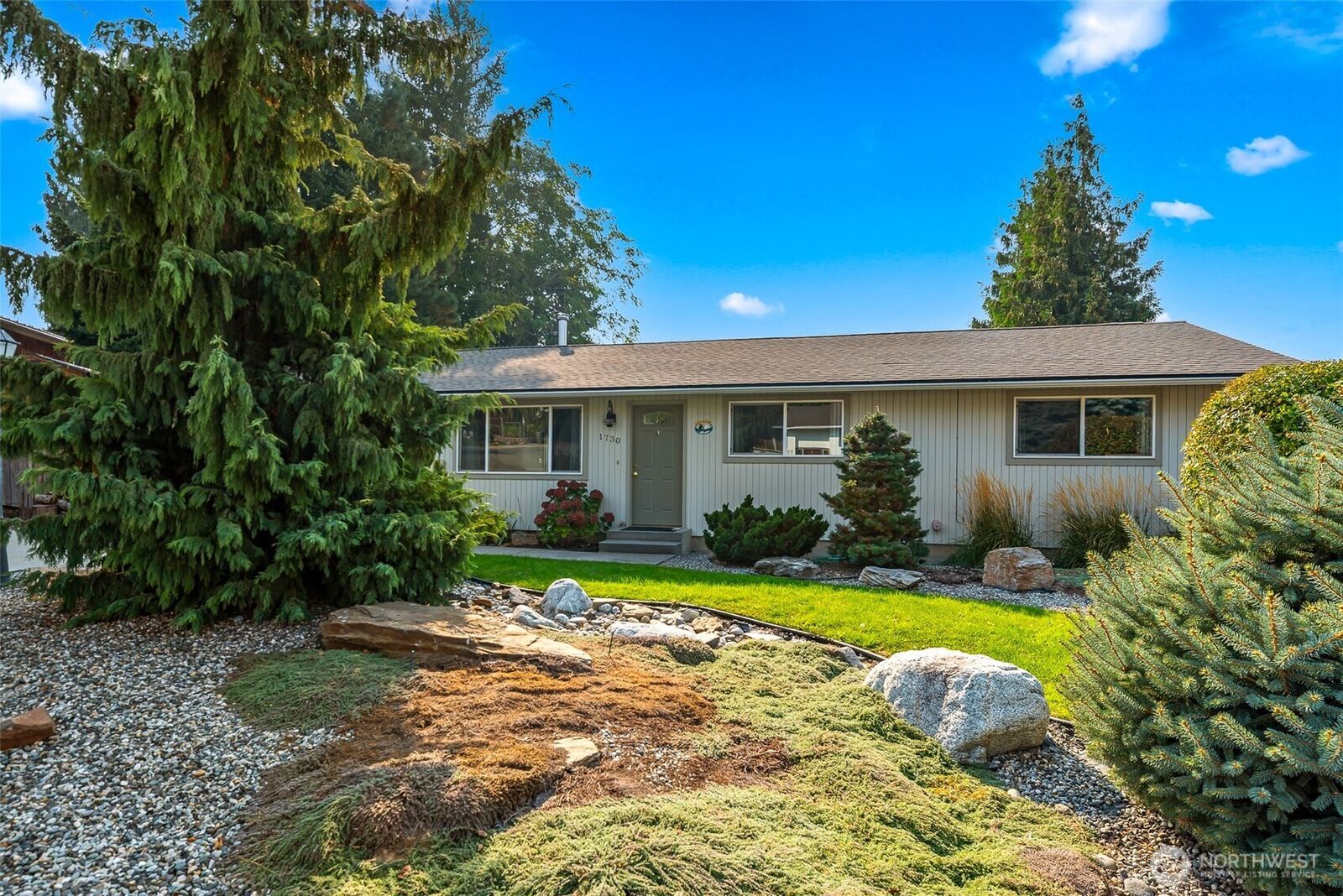 Property Photo:  1730 NE 7th Street  WA 98802 