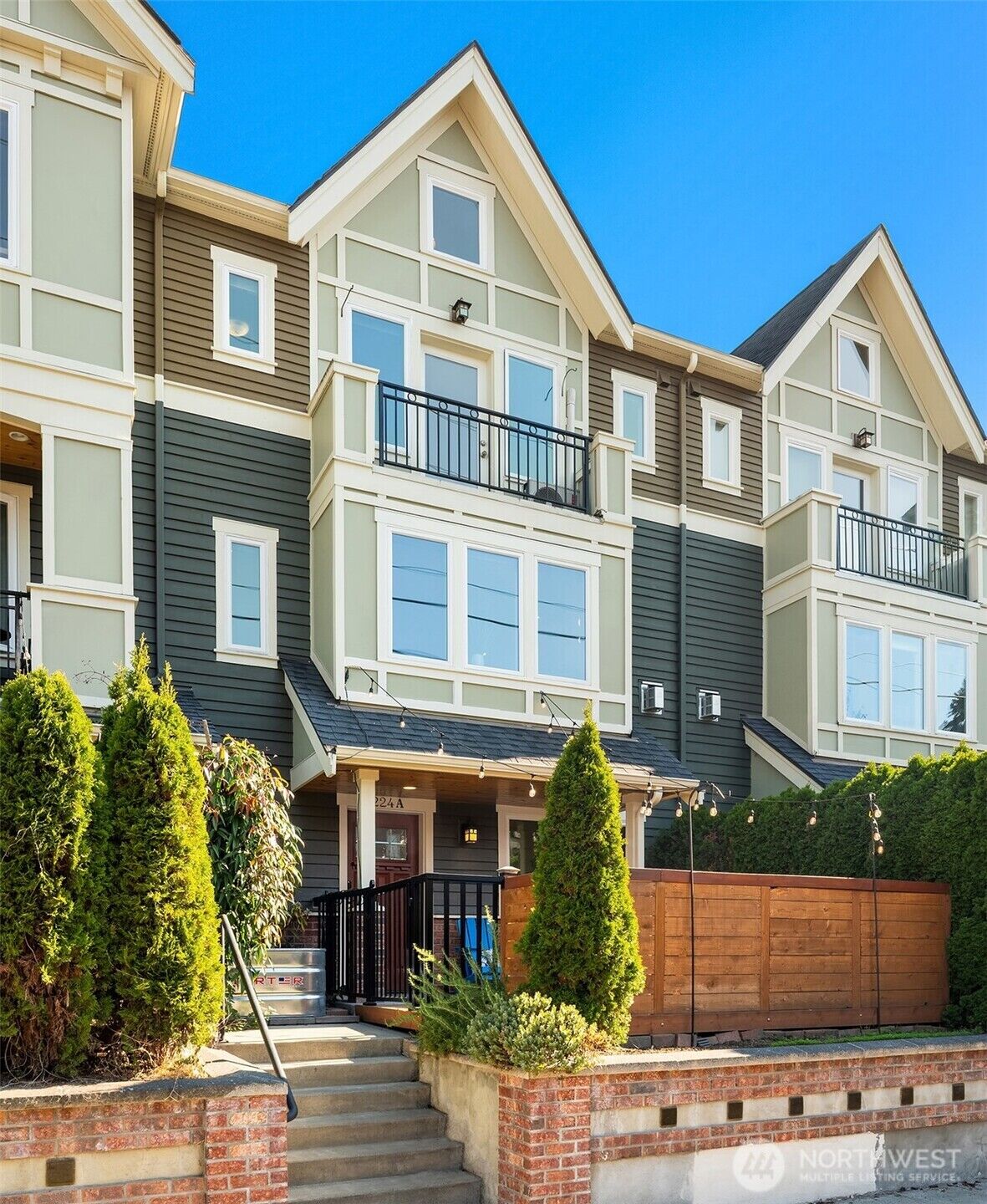 Property Photo: 224 12th Avenue E A WA 98102