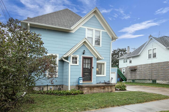 Property Photo: 1208 N Superior Street WI 54911