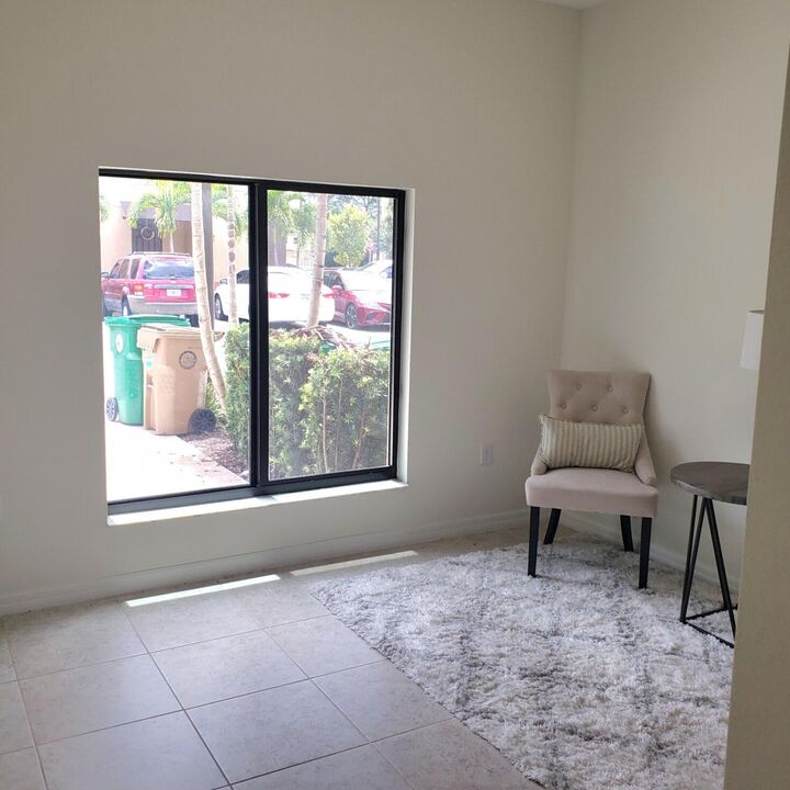 Property Photo:  4772 E Station Square  FL 33314 