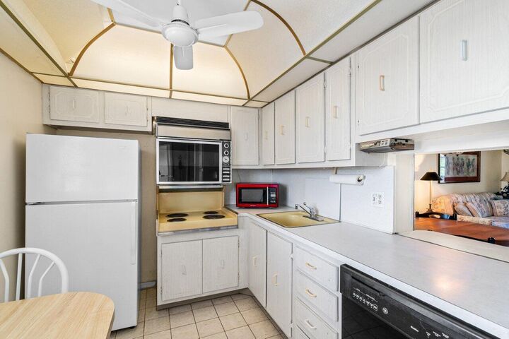 Property Photo:  2615 NE 3rd Court 308  FL 33435 