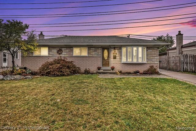 Property Photo: 33732 Stonewood Drive MI 48312