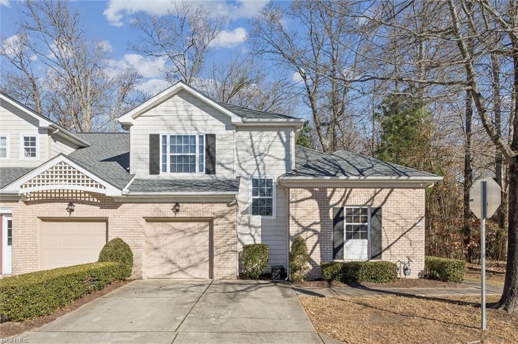 Property Photo:  1528 Long Parish Way  VA 23320 