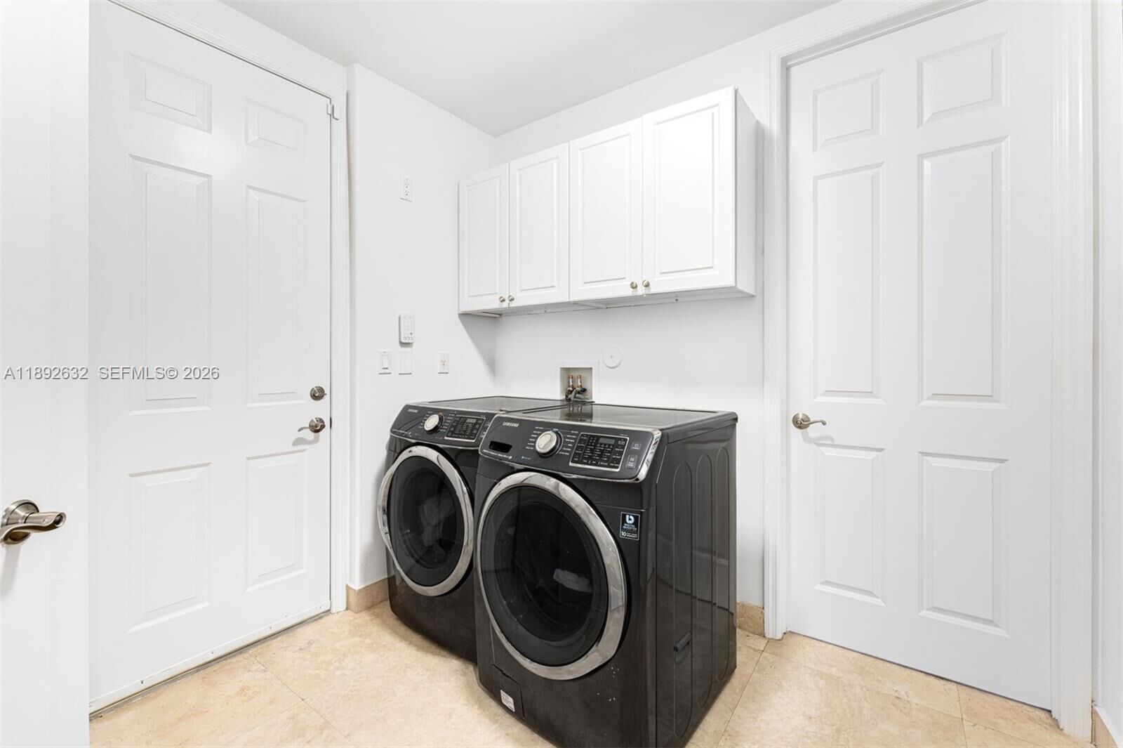 Property Photo:  2143 N Bay Rd  FL 33140 