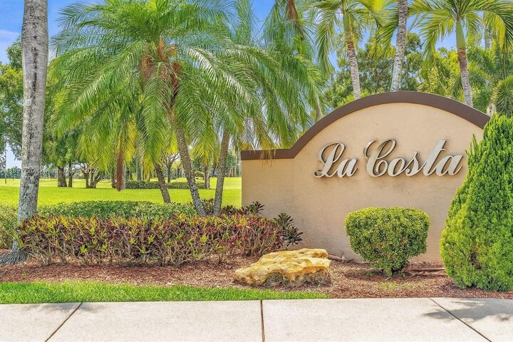 Property Photo: 214 La Costa Ct FL 33326