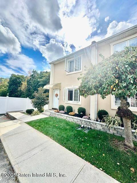 Property Photo: 966 Clove Road A NY 10301