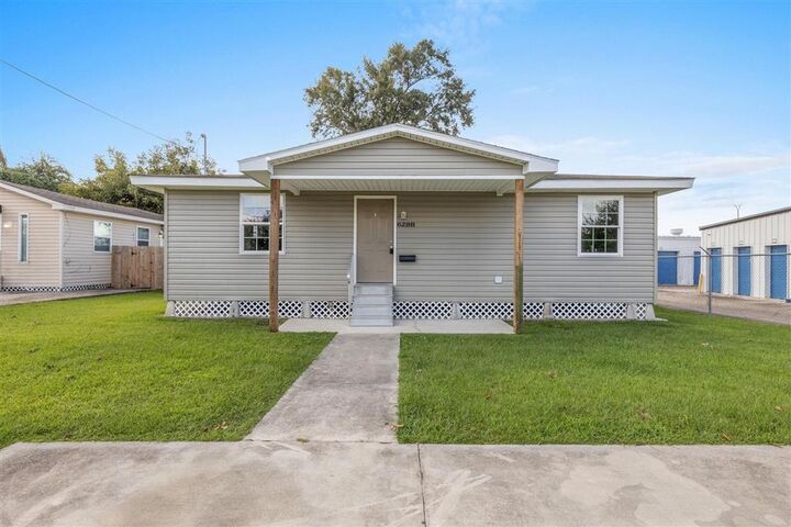 Property Photo: 628 15th Street B LA 70601