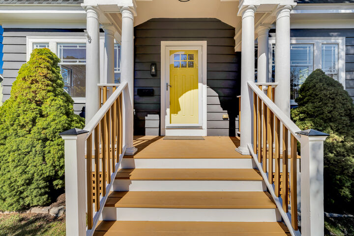 Property Photo:  118 Church Street  CT 06109 