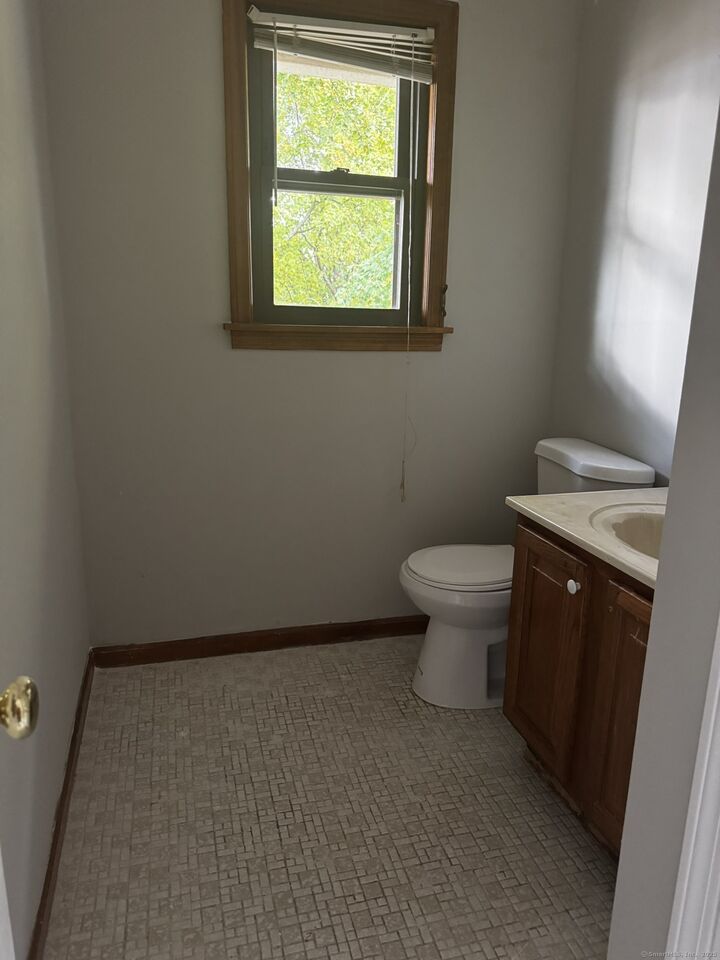 Property Photo:  95 Lenox Street Apt L  CT 06513 