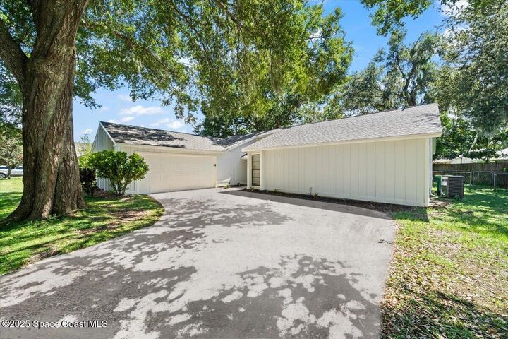 Property Photo:  4685 Longbow Drive  FL 32796 