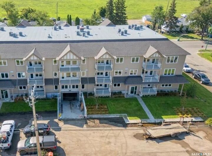 Property Photo: 318 108th Street W 101 SK S7N 1P8