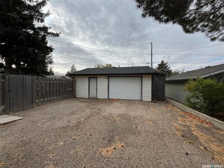 Property Photo: 522 1st Street E SK S0H 2K0