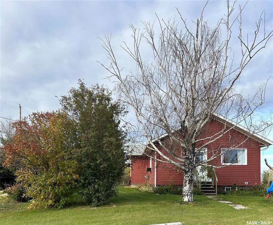 Property Photo: 102 2nd Avenue N SK S0A 2H0