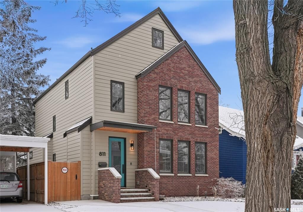 Property Photo: 811 Colony Street SK S7N 0S2