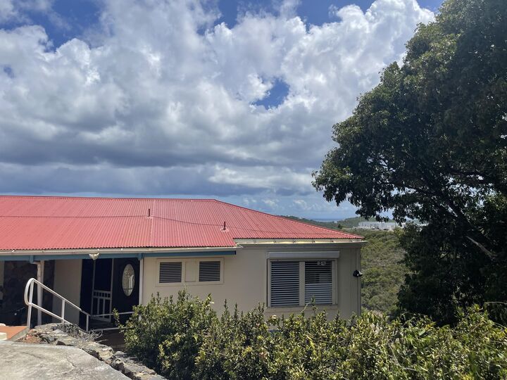 Property Photo:  88 Contant Ss  VI 00802