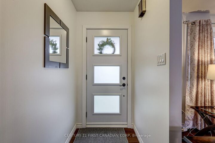 Property Photo: 116 Downing Crescent ON N6C 3C8
