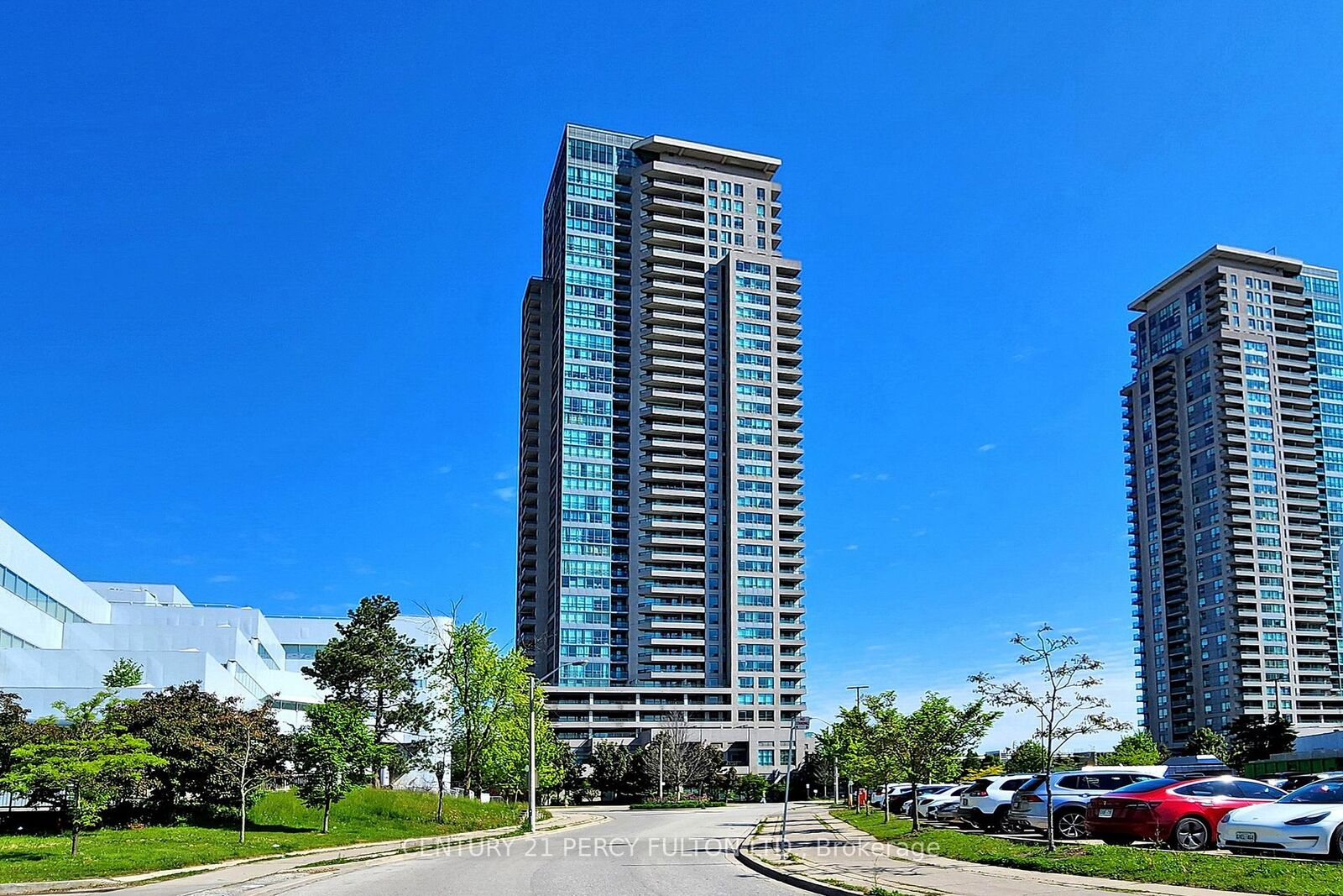Property Photo: 50 Brian Harrison Way 1910 ON M1P 5J4