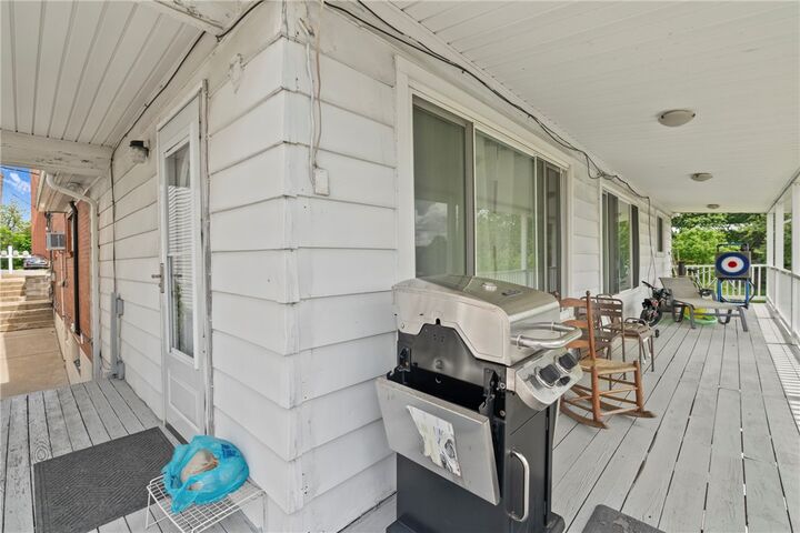 Property Photo: 1807 Pine Hollow Rd PA 15136