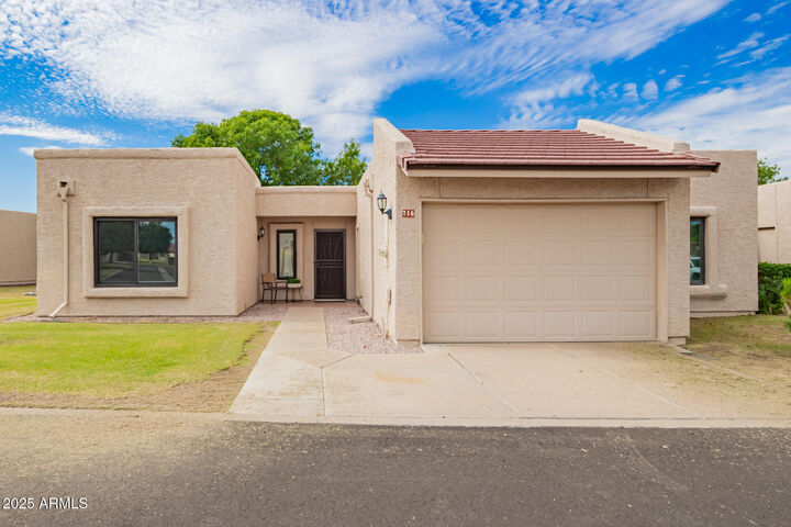 Property Photo:  716 S Privet Way  AZ 85208 