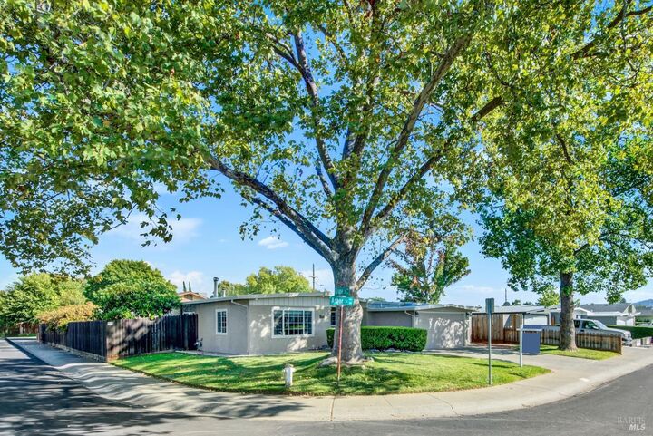 Property Photo: 255 Arbor Street CA 95688