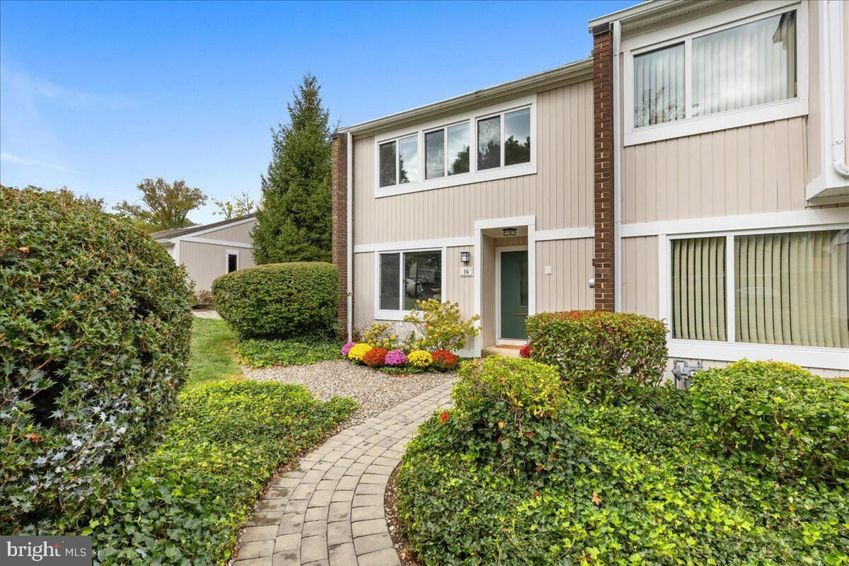 Property Photo:  14 Cameron Court  NJ 08540 
