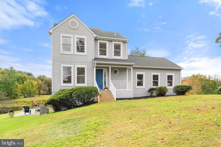 Property Photo:  10637 Crest Hill Road  VA 20115 