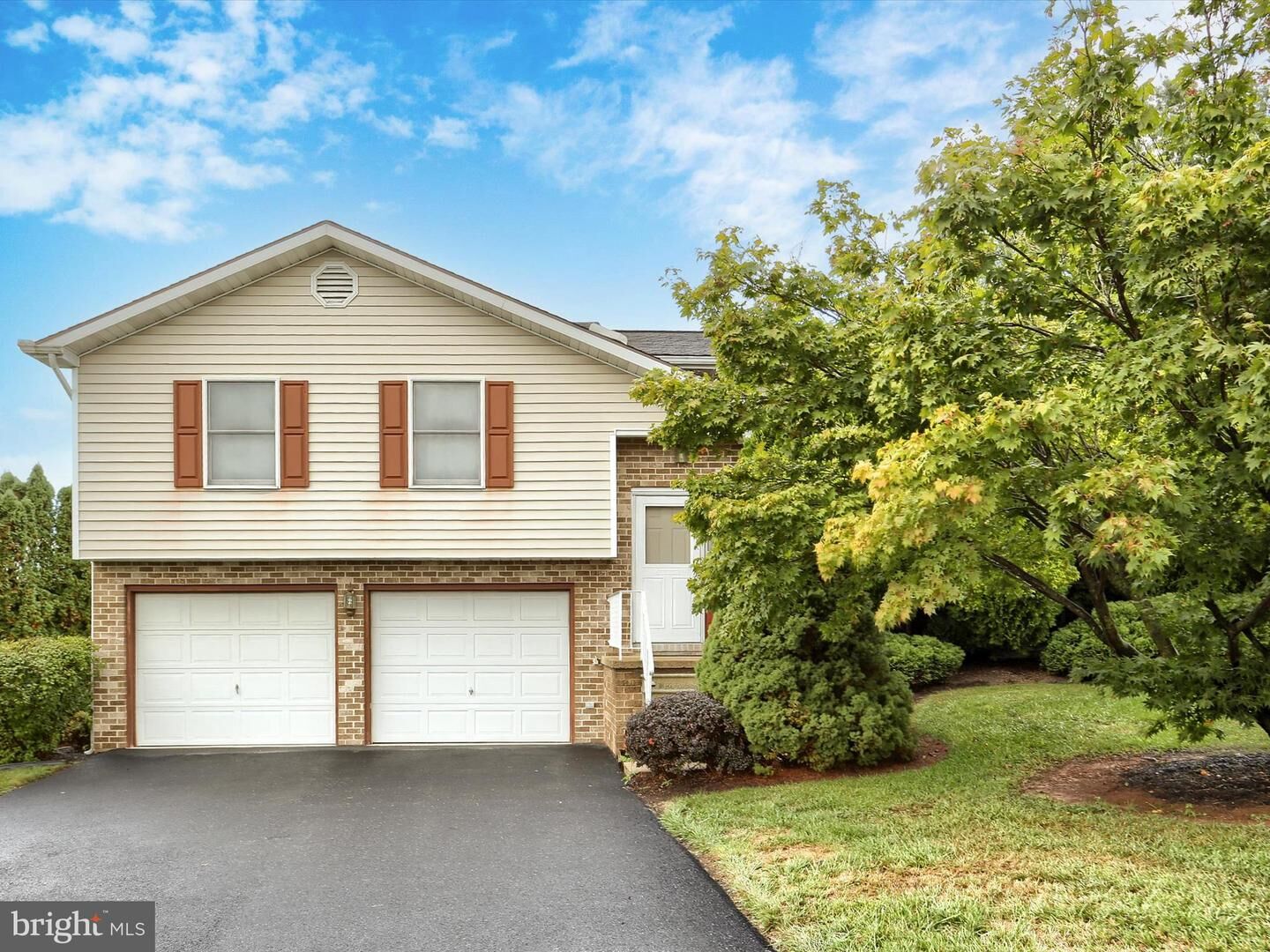 Property Photo:  6422 Gillingham Lane  PA 17111 