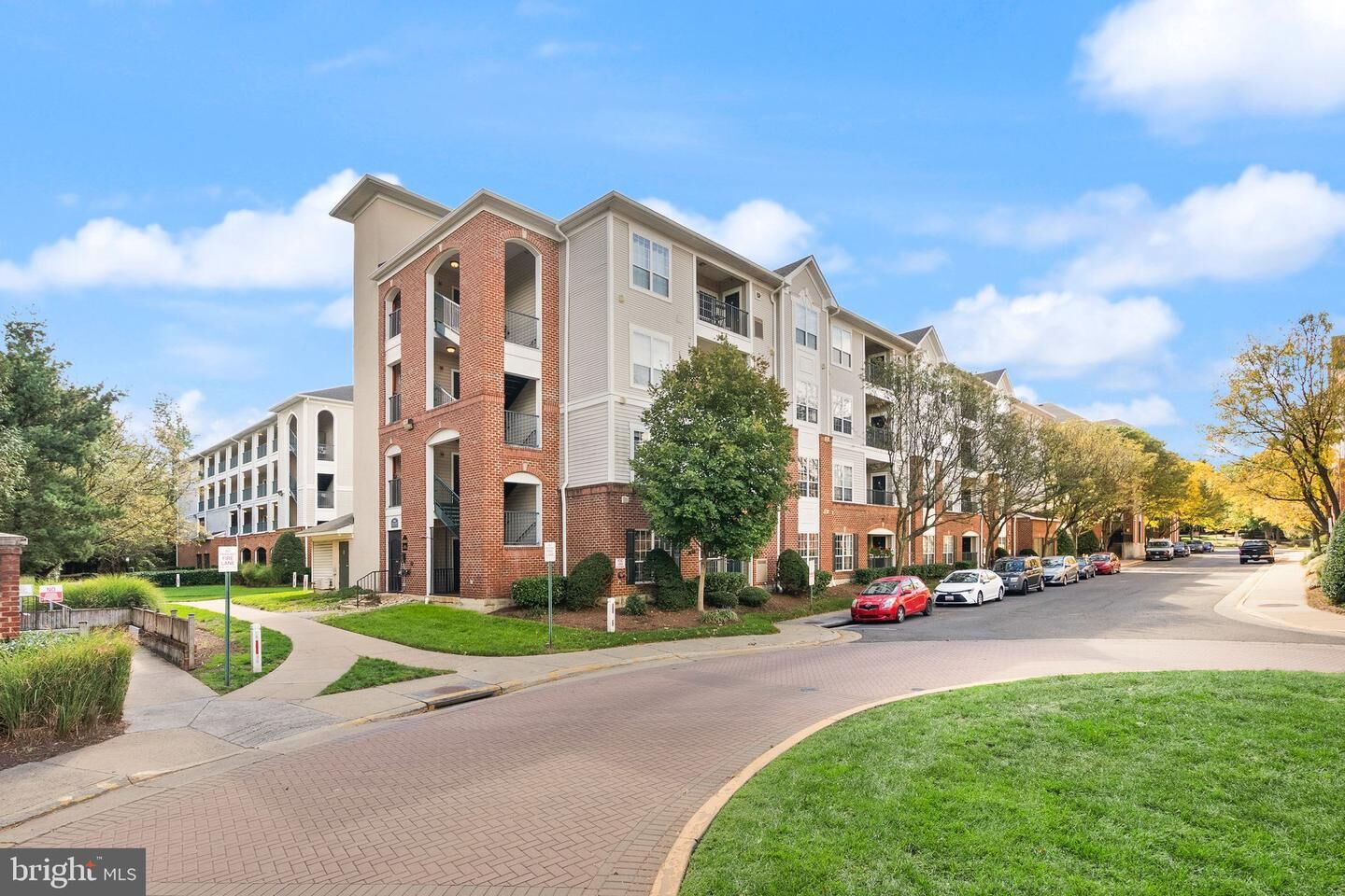 Property Photo: 4860 Eisenhower Avenue 180 VA 22304