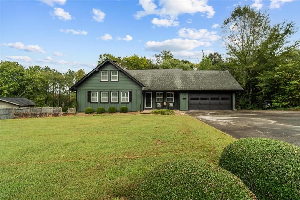 Property Photo: 1915 Brookhaven Circle GA 30720