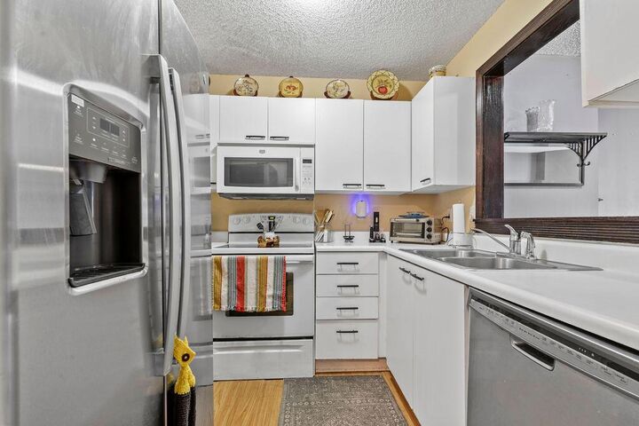 Property Photo:  2229 Teardrop Avenue  OH 43235 