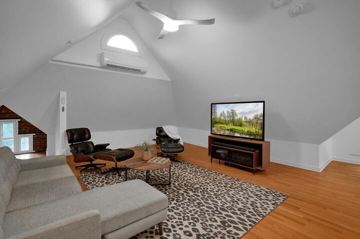 Property Photo: 326 W 5th Avenue OH 43201