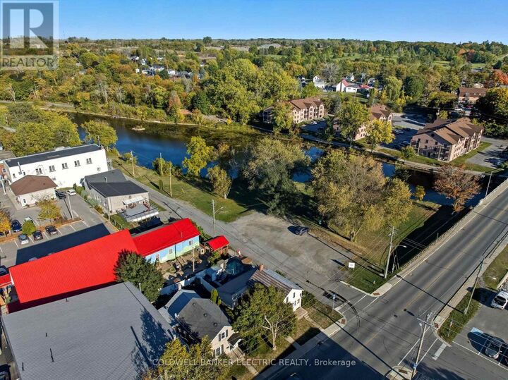Photo de la propriété:  59 Centre Street North  ON K7R 1M8 