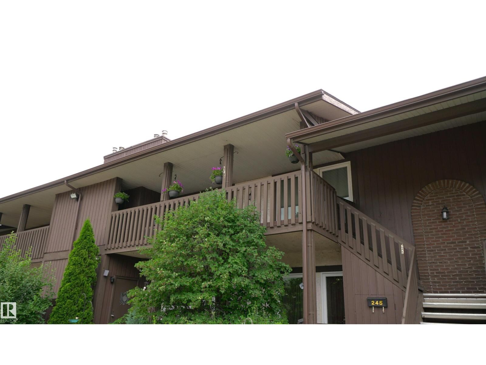 Property Photo: 245 Surrey Gardens Gd NW AB T5T 1Z3