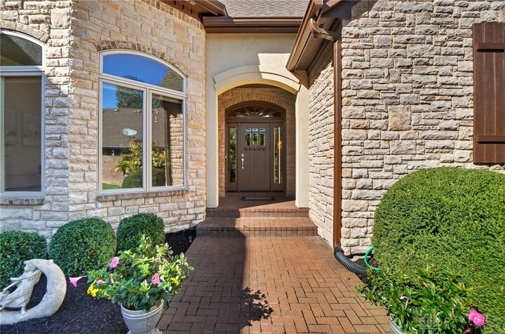 Property Photo: 985 Gardenwood Place OH 45458