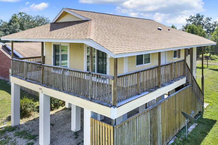 Property Photo:  3195 Laurel Drive  FL 32563 