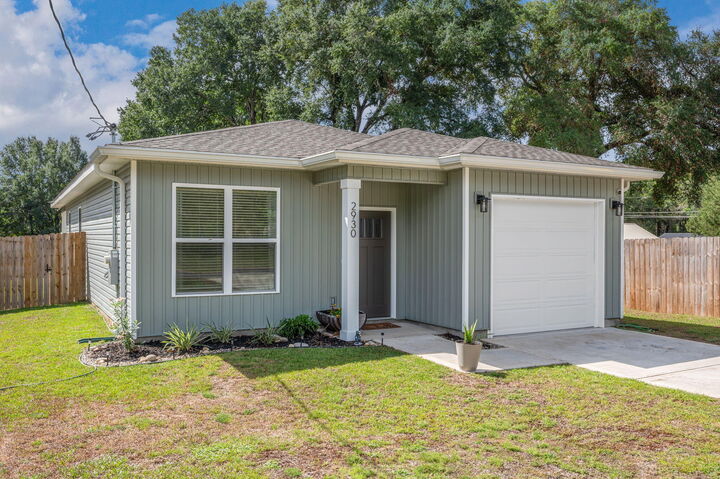 Property Photo: 2930 McCarty Avenue FL 32539