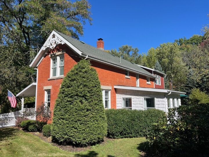 Property Photo: 4715 Glenwood Park Avenue PA 16509