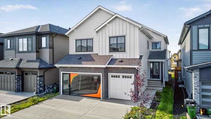 Property Photo: 17124 2 Street NW AB T5Y 4G5